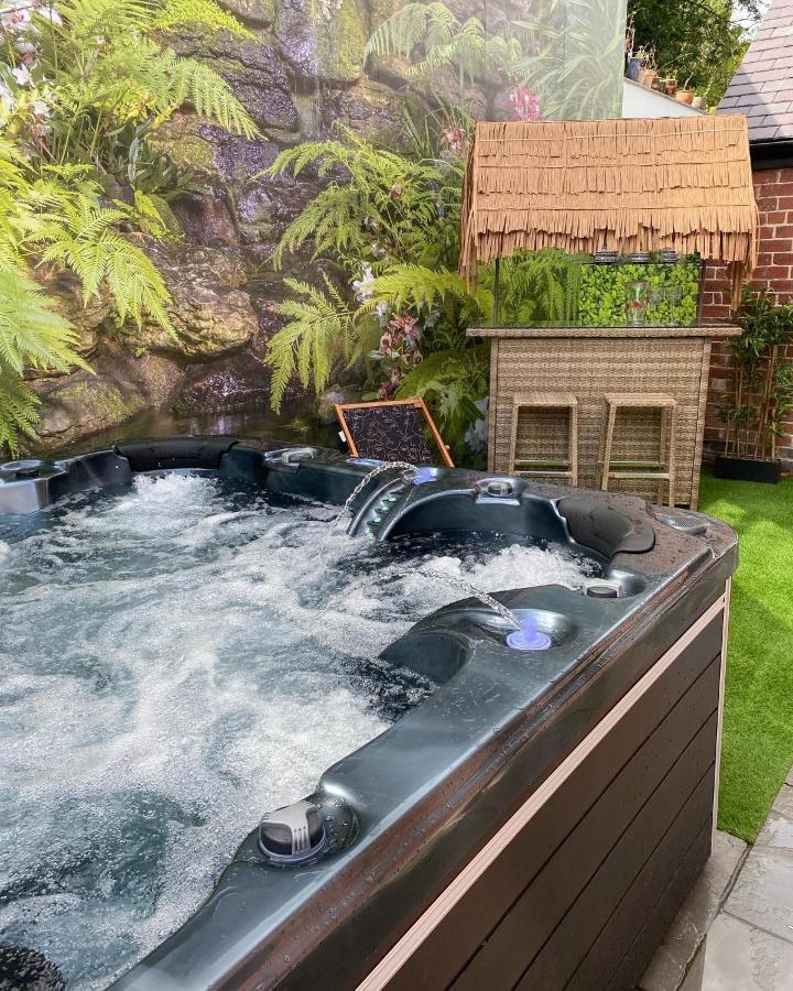 Апартаменты Dawns House Cromford, Peak District, Hot Tub, For 6 - Stunning Views Экстерьер фото